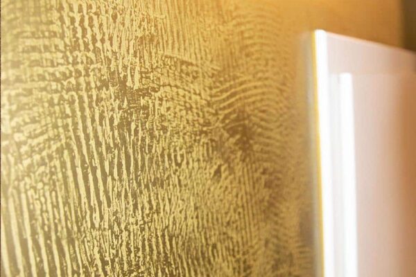 Einzigartige Metallicoberfläche mit Echtmerall von Frescolori