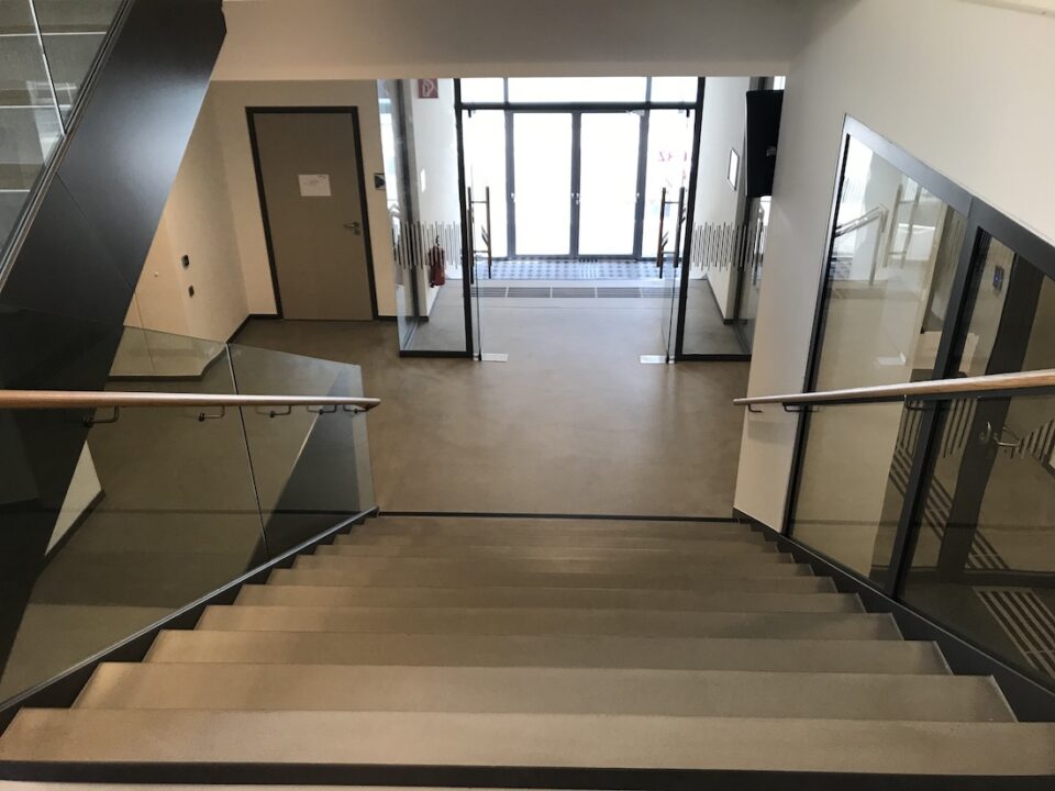 10-stiegenhaus-fertig-05-Kopie