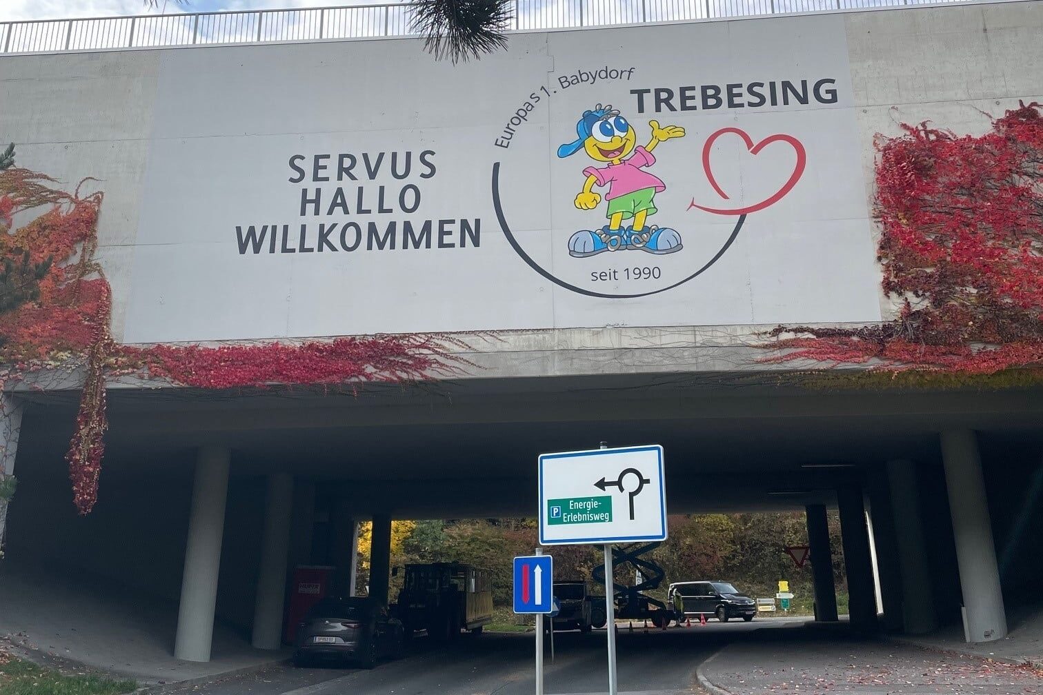 Kunstvolle Autobahnbrücke