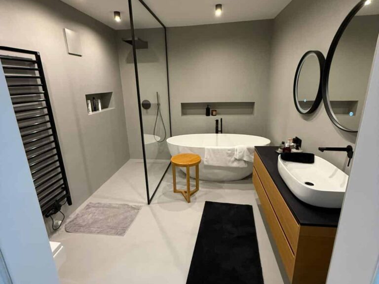 Bad danach Fugenloses Badezimmer in Reihenhaus in Unterkärnten